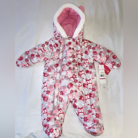 NWT Baby’s Snowsuit 0-3 Months - Picture 1 of 7